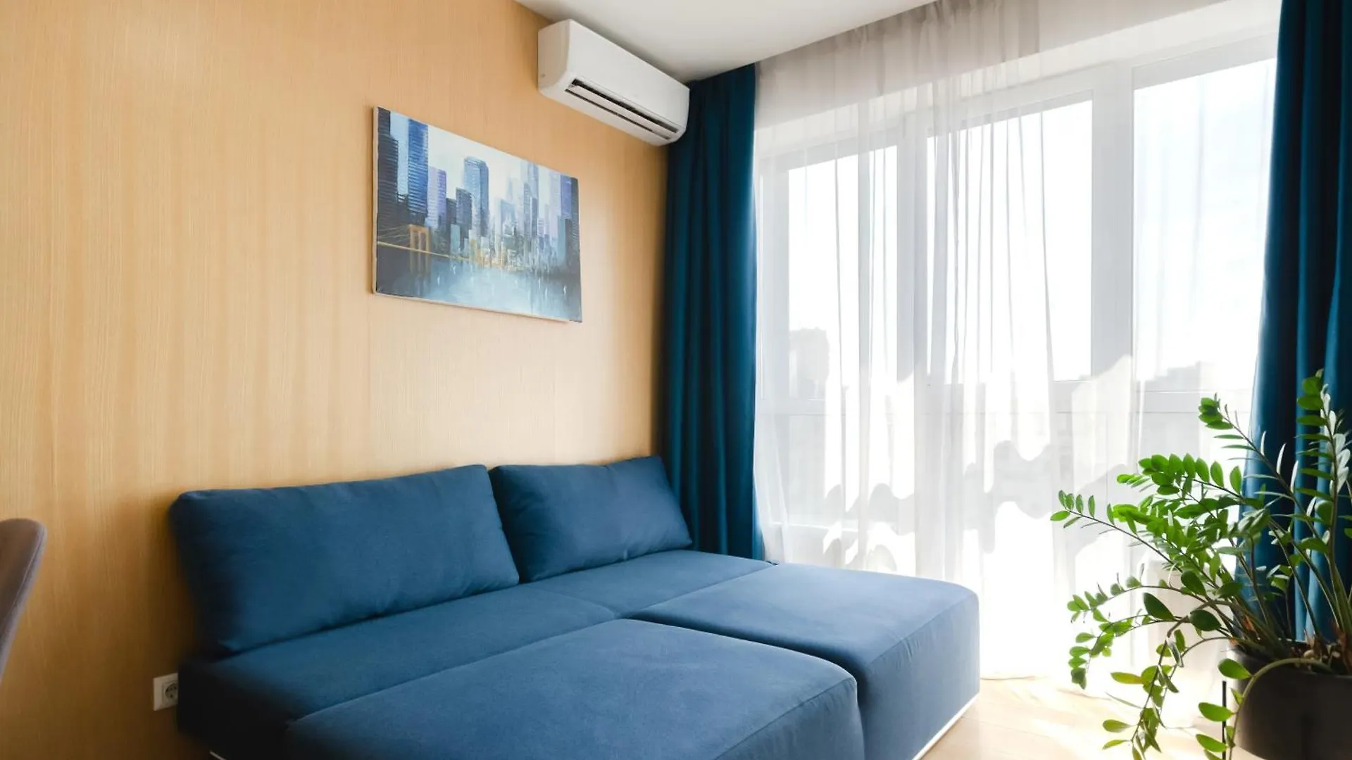 Petrovdom 234-241-86-96 In City View Apartments At Rc Kvartet,Near Central Railway Station Kiev