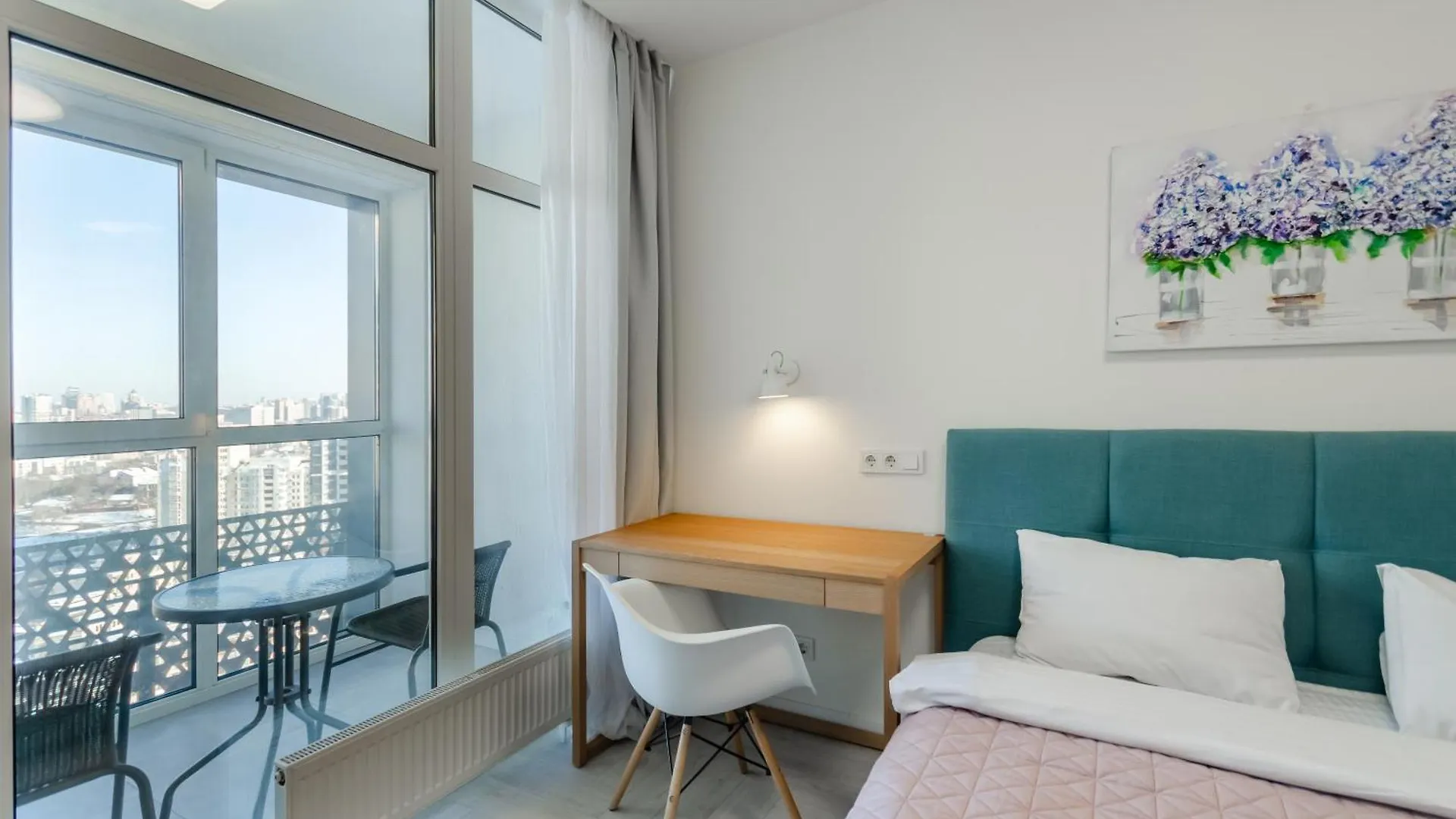 Petrovdom 234-241-86-96 In City View Apartments At Rc Kvartet,Near Central Railway Station Kiev Ukrayna