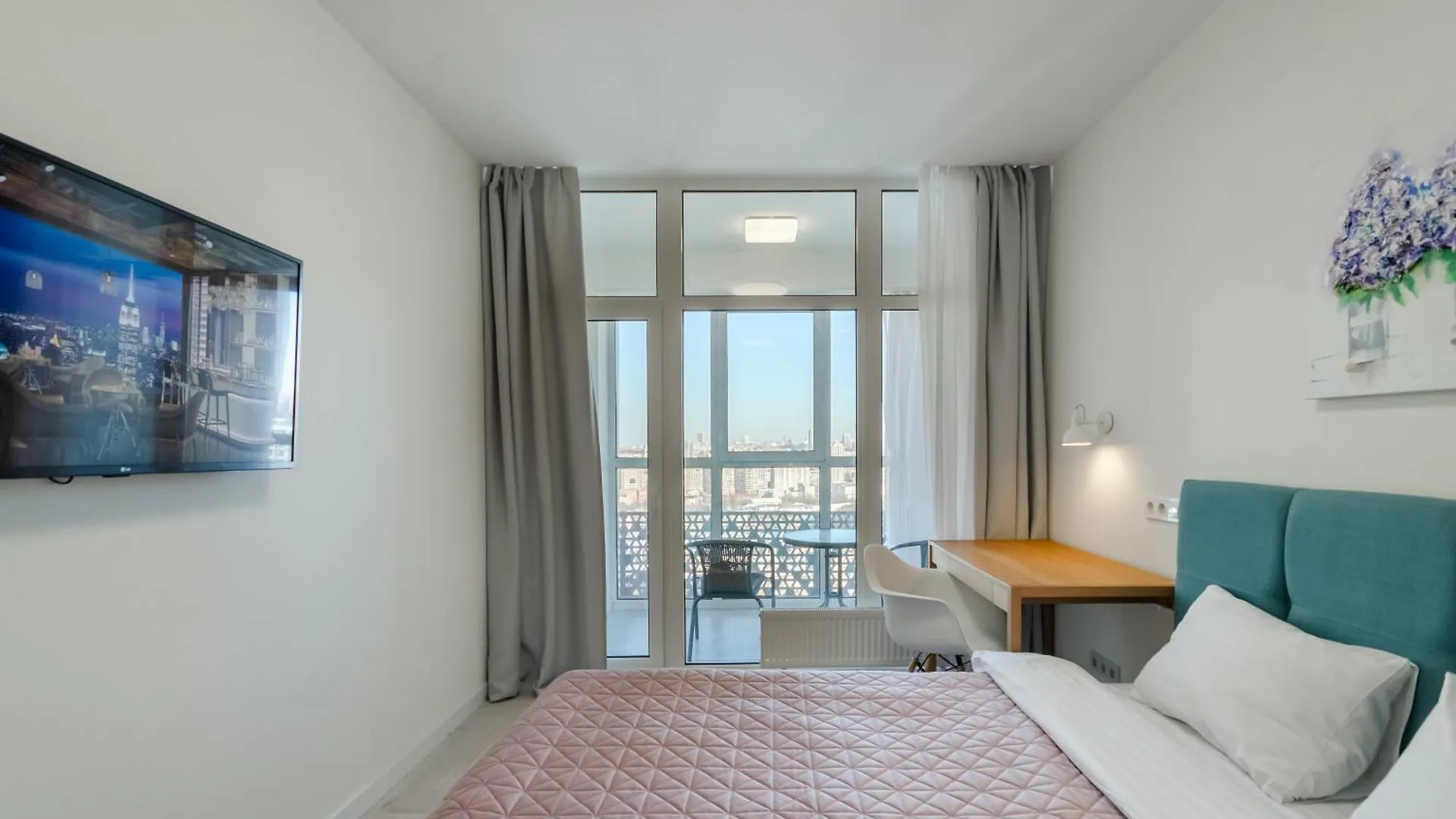 Petrovdom 234-241-86-96 In City View Apartments At Rc Kvartet,Near Central Railway Station Kiev