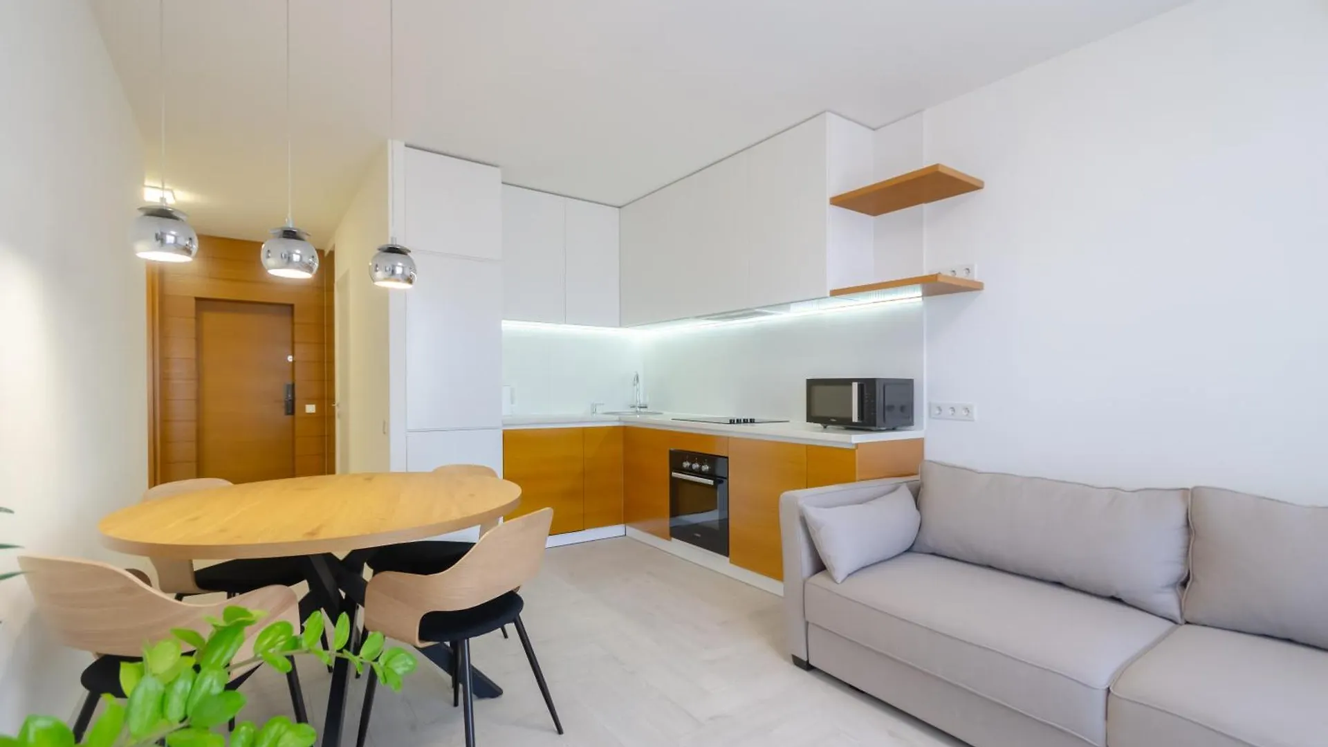 Petrovdom 234-241-86-96 In City View Apartments At Rc Kvartet,Near Central Railway Station Kiev