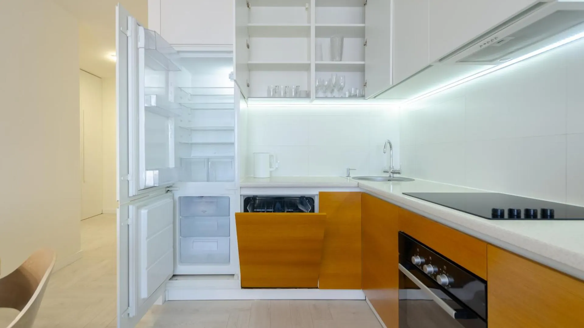 Petrovdom 234-241-86-96 In City View Apartments At Rc Kvartet,Near Central Railway Station Kiev