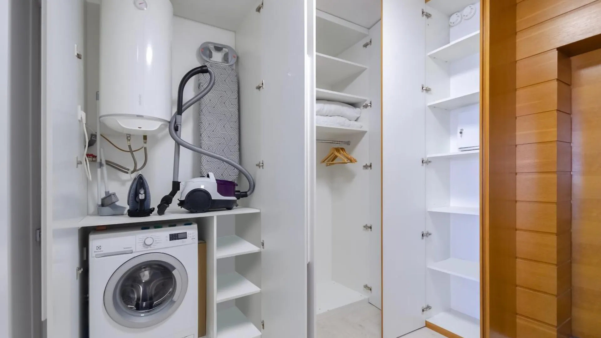 Petrovdom 234-241-86-96 In City View Apartments At Rc Kvartet,Near Central Railway Station Kiev 0*,