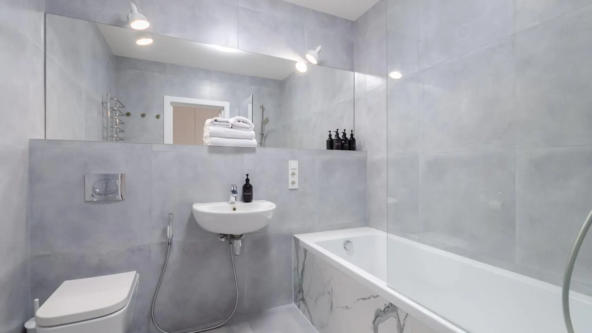 Petrovdom 234-241-86-96 In City View Apartments At Rc Kvartet,Near Central Railway Station Kijów Ukraina