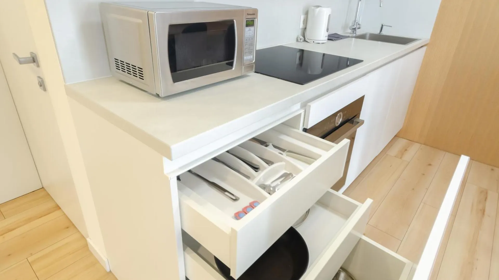 Petrovdom 234-241-86-96 In City View Apartments At Rc Kvartet,Near Central Railway Station Kyiv Ukraine