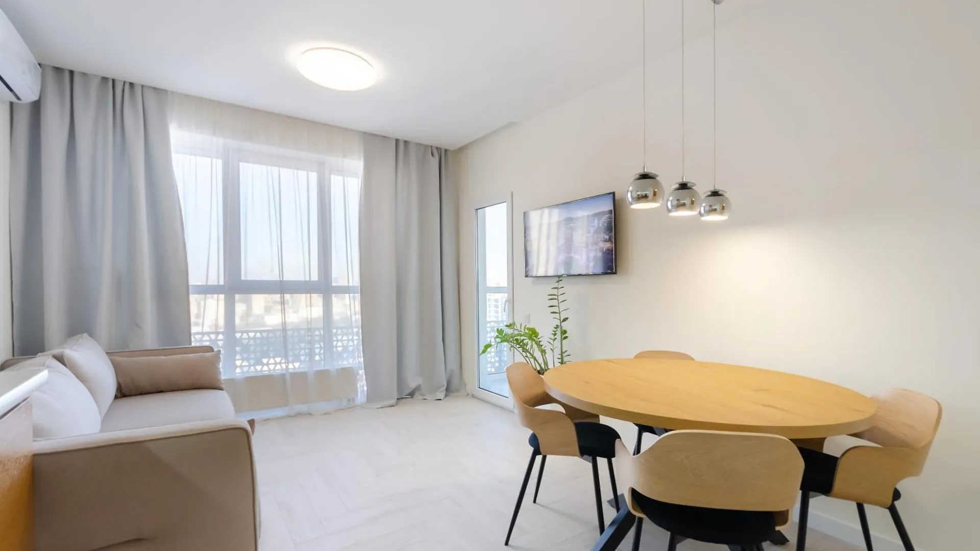 Petrovdom 234-241-86-96 In City View Apartments At Rc Kvartet,Near Central Railway Station Kyiv
