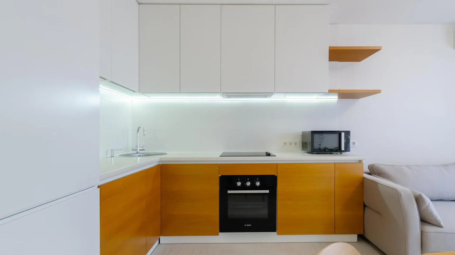 Petrovdom 234-241-86-96 In City View Apartments At Rc Kvartet,Near Central Railway Station Kyiv